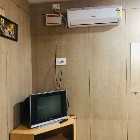 C.M. Hotel Pennagaram Bagian luar foto