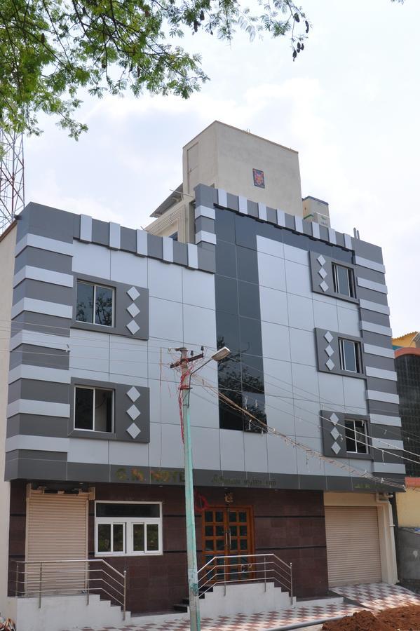 C.M. Hotel Pennagaram Bagian luar foto