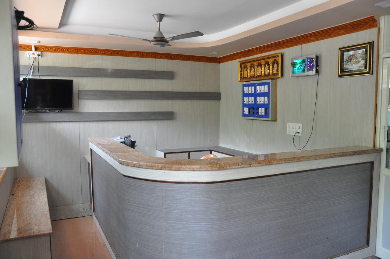 C.M. Hotel Pennagaram Bagian luar foto