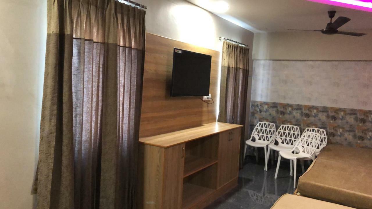 C.M. Hotel Pennagaram Bagian luar foto
