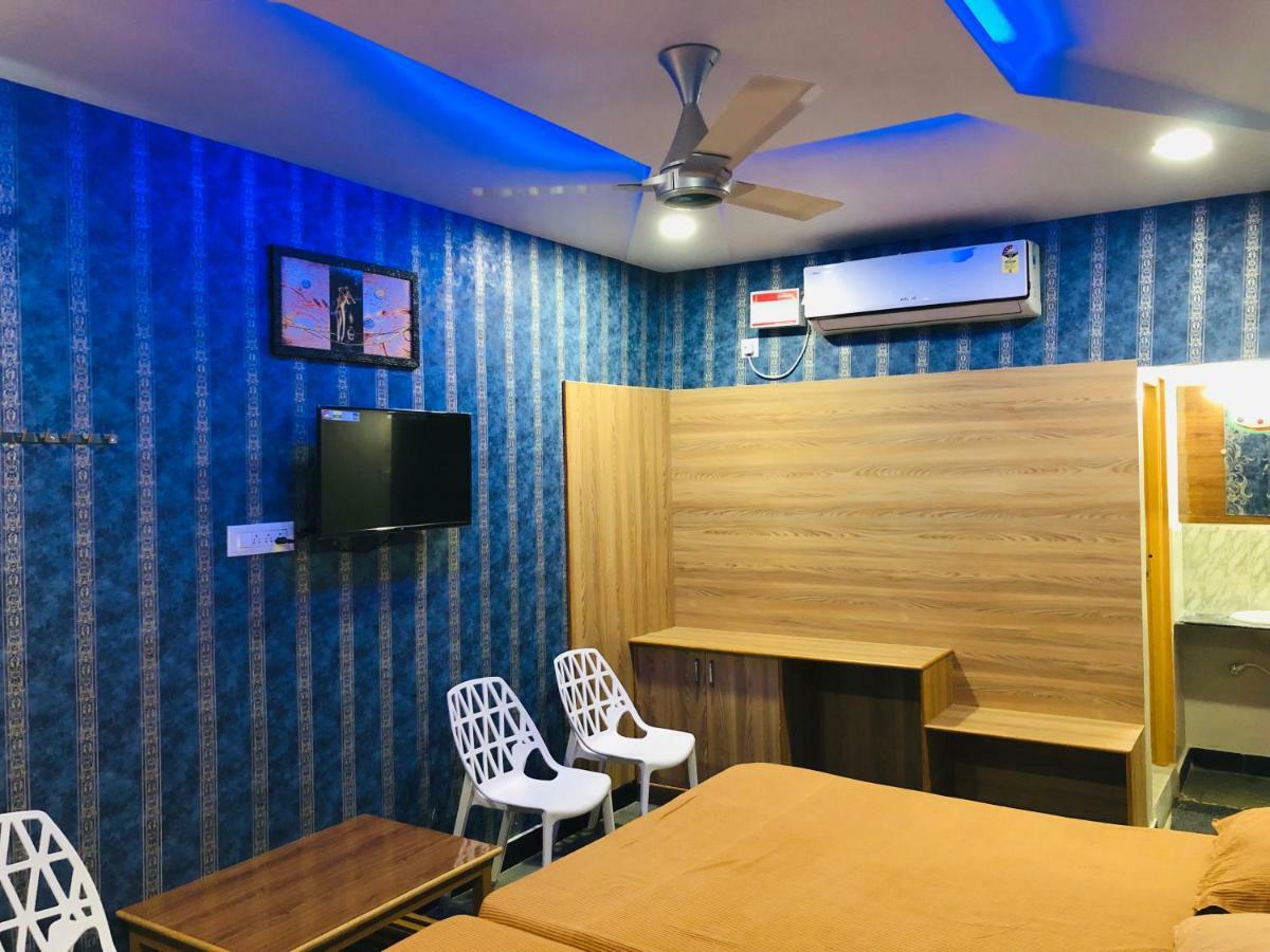 C.M. Hotel Pennagaram Bagian luar foto